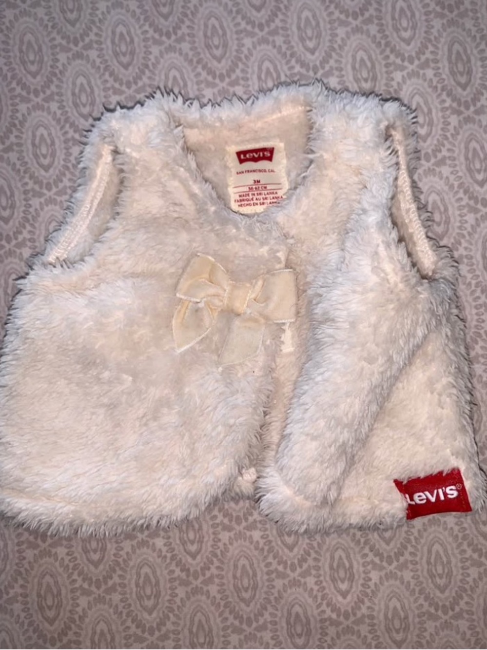 Levi's size 3 month Cream Faux Fur vest Accessory with bow Accent